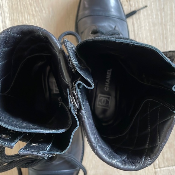 CHANEL Black Quilted Combat Boots. Size 36. - Picture 6 of 12